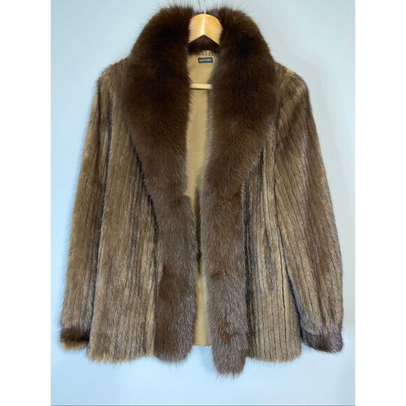 Demi buff mink jacket with fox collar. - Picture 4 of 8